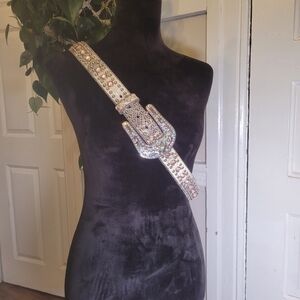 Blazin Roxx Sparkling White and Silver Studded & Dazzeled Belt